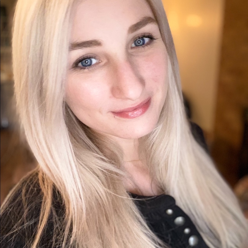 Meet your Posher, Caroline